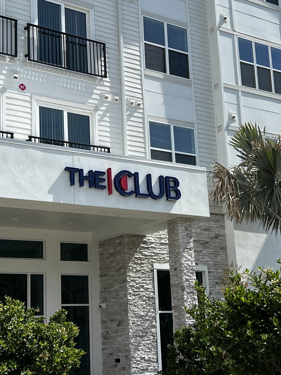AndyWatt_son's tweet photo. @MisfitRomeo305 Tf club is open right now other than this one?!? https://t.co/xSX74XGfkH