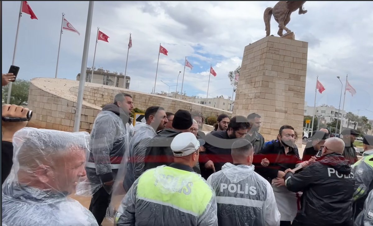 Αντιδράσεις από Τ/κ στα Κατεχόμενα – Βίαιη καταστολή και συλλήψεις διαδηλωτών για την άφιξη Ερντογάν (βίντεο) dlvr.it/TKXPJF