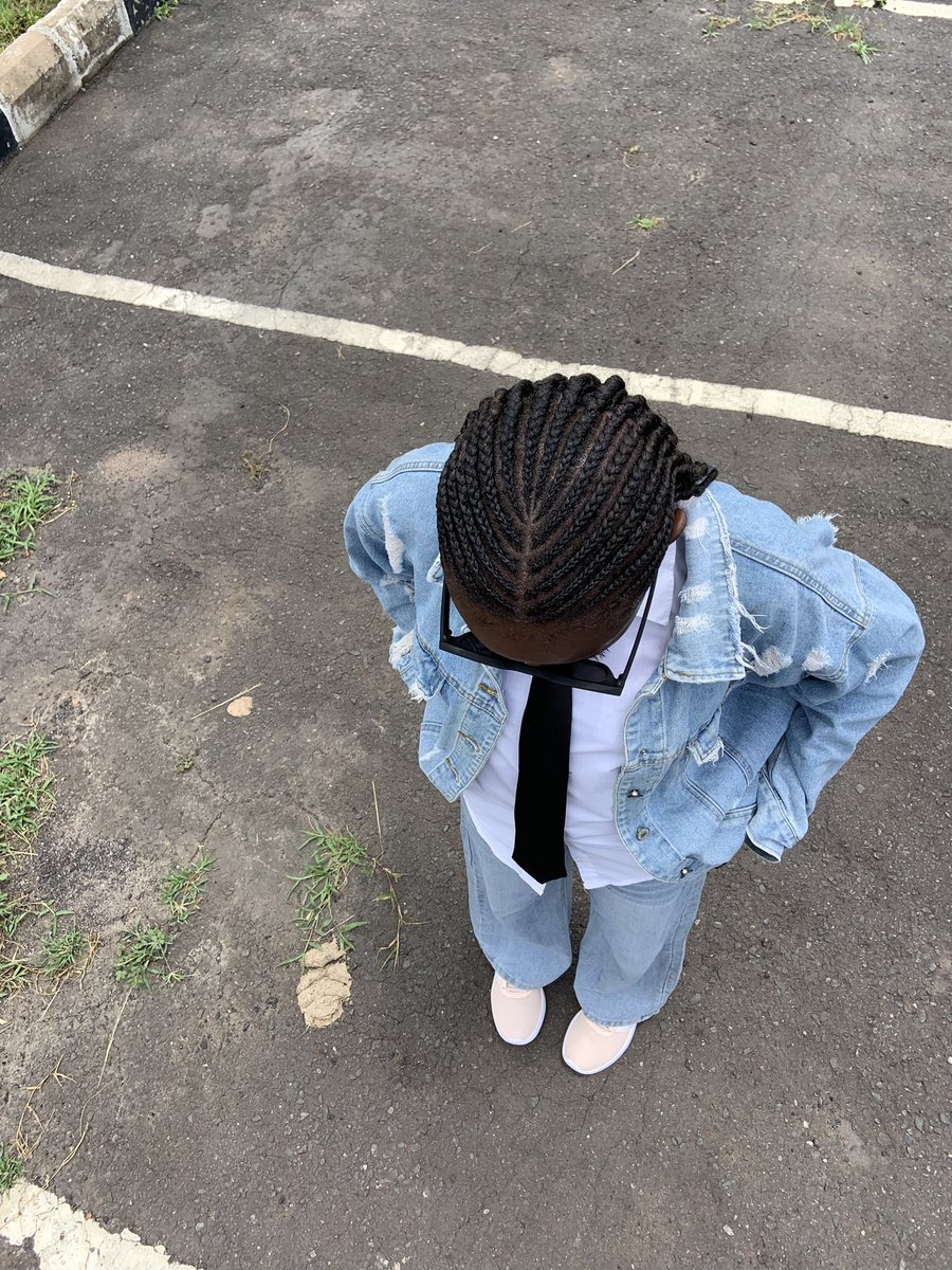 Mayowavictoria5's tweet photo. How I showed up for denim on denim day. #FUNAABFYB #finalist #funaabfybweek #denim #funaab https://t.co/mkPsfxk5hM