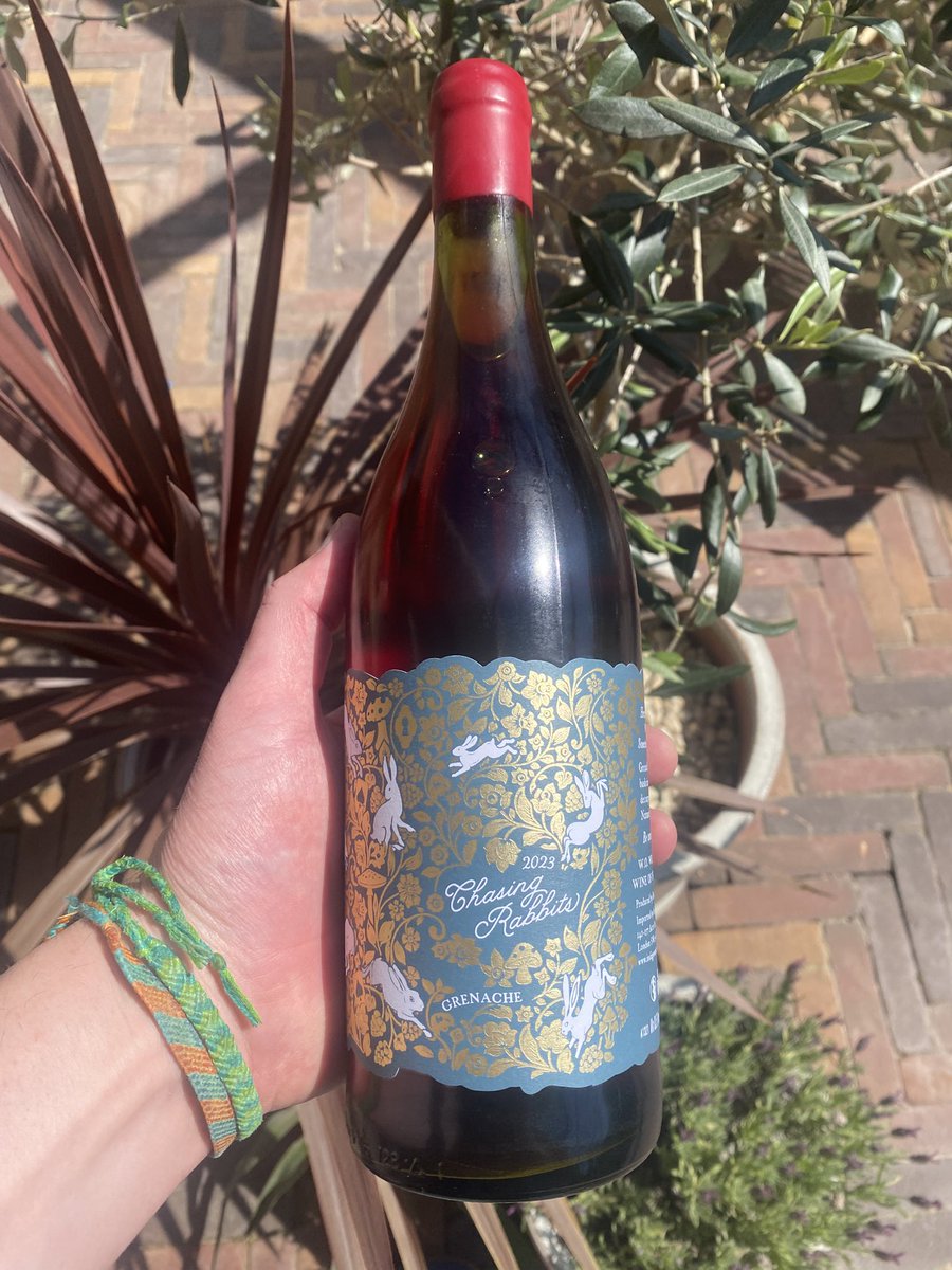 Chilled Bank Holiday Vibe…. Requires Chilled Red

Chasing Rabbits Grenache is all strawberries and raspberries with extremely fine tannins. Refreshing and reinvigorating, pop in for a glass or take a bottle home. 

See you soon 

Team State