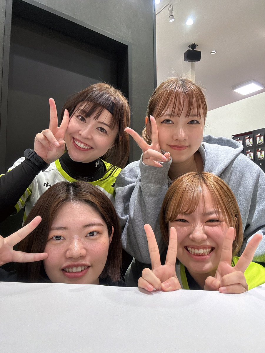 戎井依織 tweet media