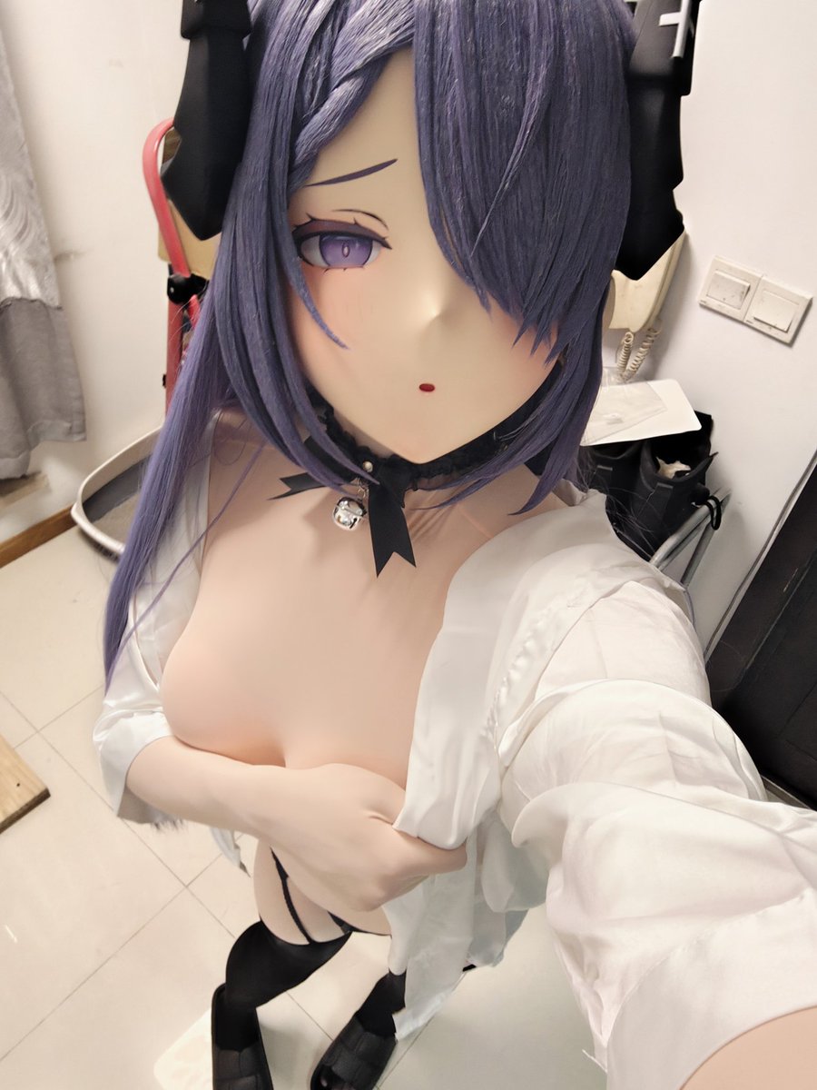 收留五一没去漫展的小可怜~来房间里和我solo~♡
