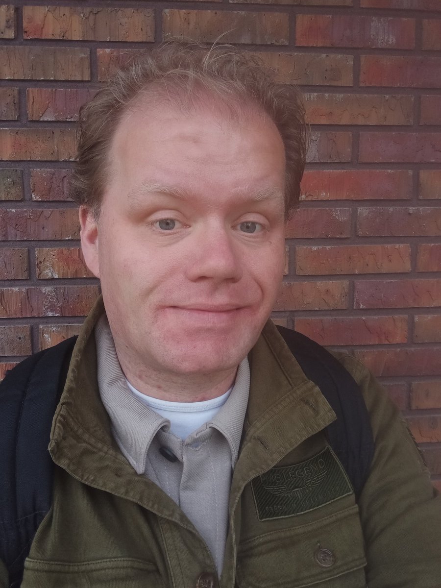 JanHenk010's tweet photo. 4 selfie's in goede en mindere tijden. 
#openheid  dat is ook het leven en nee ik schaam me er niet voor. #herstel https://t.co/oWShUmnfDr