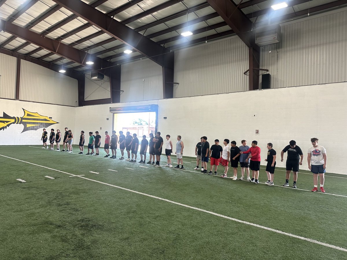 Fantastic turnout for our lineman camp. Thankful to Reese Moore for coming to Seminole and giving back.