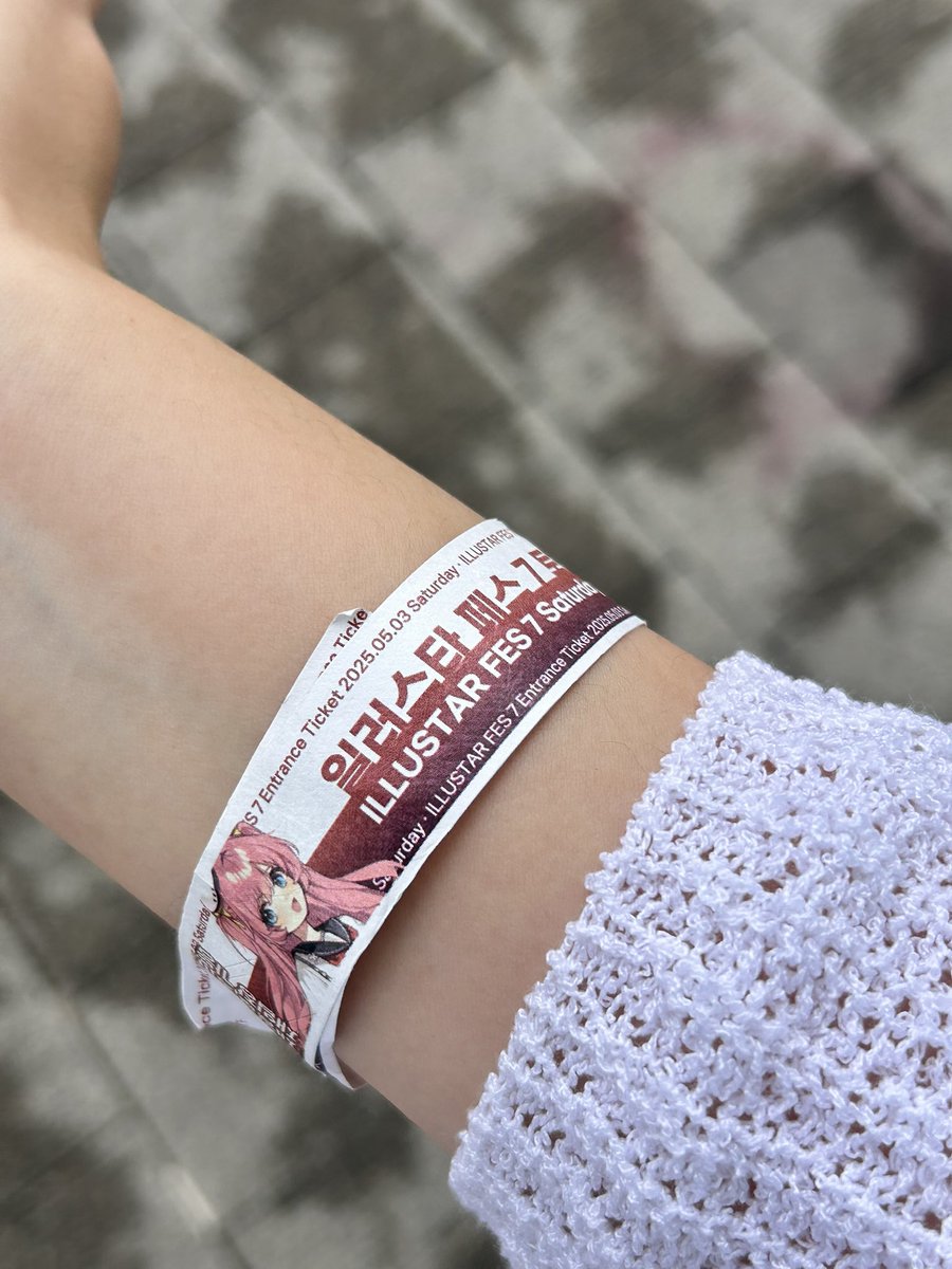 #일페
#코스어

오늘... 돌아다니다가 바지가 터져섴ㅋㅋㅋㅠㅠㅠ 코스 풀고 일찍 퇴근했습니다ㅠㅠㅋㅋ
😞