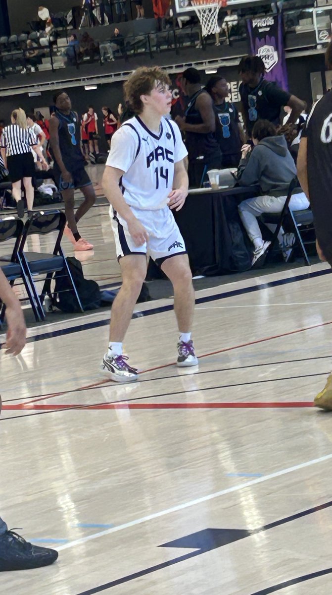 Corey (@corey_156) on Twitter photo Player of the Game Braden Shelley: A tough point guard for his team that gets the offense going for his teammates and can score at the rim when needed. A bright future ahead! <a href="/NxtProHoops/">NXTPRO Hoops</a> <a href="/BasketballPAC/">PAC Basketball - Pro16</a> <a href="/bwshelley14/">Braden Shelley</a> Player of the Game Braden Shelley: A tough point guard for his team that gets the offense going for his teammates and can score at the rim when needed. A bright future ahead! <a href="/NxtProHoops/">NXTPRO Hoops</a> <a href="/BasketballPAC/">PAC Basketball - Pro16</a> <a href="/bwshelley14/">Braden Shelley</a>