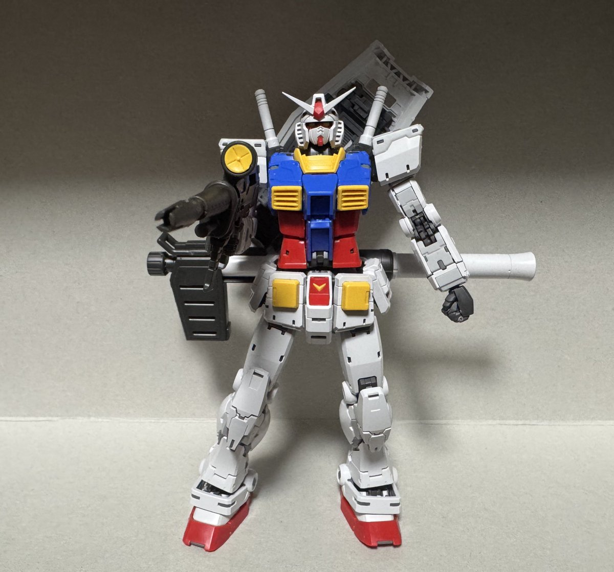 12kosuke31's tweet photo. 結構時間かかったけど、なんとかRGのガンダムVer.2.0を作り終えました。
久しぶりにRG作ったけど、疲れました😅

#ガンプラ好きと繋がりたい https://t.co/SD7c4vkhU8