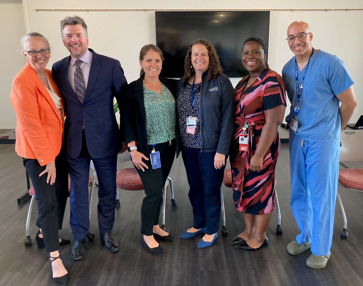 BMCSurgery's tweet image. Thank you to our @The_BMC @BostonTrauma Clowes Visiting Professor Dr. Morgan McMonagle @McmonagleMorgan for a great day yesterday with our residents, fellows, and Acute Care & Trauma Surgery team! Tracey Dechert, @liallee1 @MeganJaneway @S_Theodore_MD @CMTorres_MD