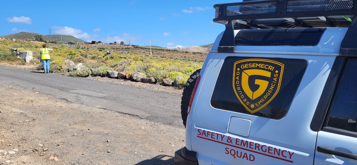 Durante la mañana de hoy nuestra unidad de rescate en montaña se trasladaba hasta Ingenio para celebrar la #ChiqueroTrail. 

Desplegamos un VIR 4x4, una moto de coordinación y personal técnico en el PMA. 

#Gesemecri #EventoSeguro