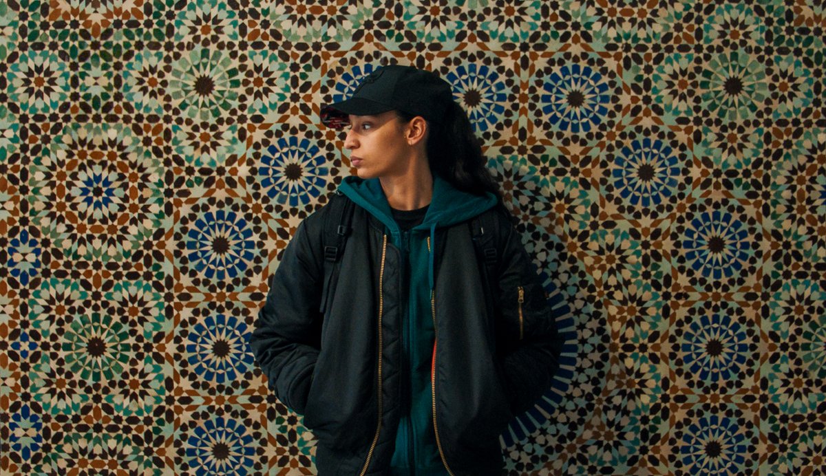 La petite dernière est le troisième long métrage de Hafsia Herzi en tant que réalisatrice, après Tu mérites un amour (2019) et Bonne mère (2021). Pour l’occasion, elle entre en compétition à Cannes 2025. cinedweller.com/movie/la-petit…