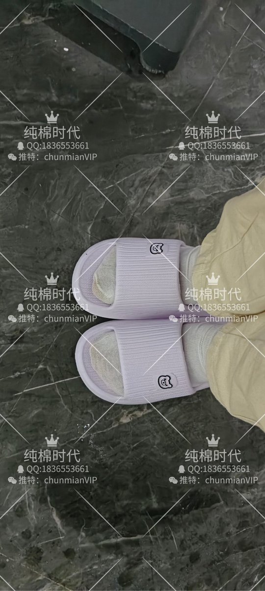 听说你们特别喜欢变色的袜子，那云朵和她妹妹星星的这种。看起来人畜无害，但是味道异常浓郁的袜子，你会喜欢吗？非常适合压力大的时候偷偷撕开一个缝隙，猛吸一口，让臭味直冲大脑。飘飘欲仙