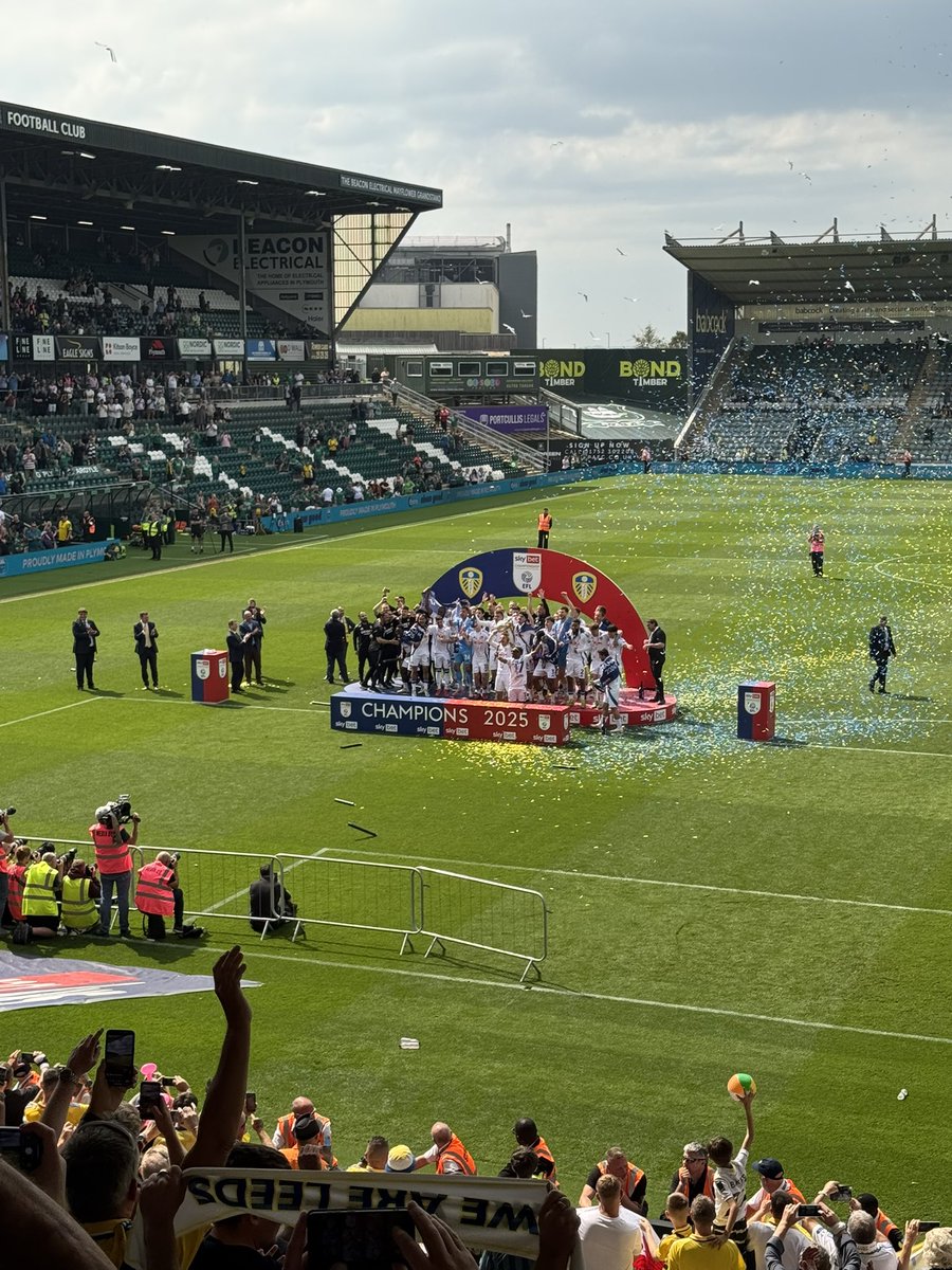 ills95's tweet photo. There’s your champions 🏆 https://t.co/iDav9hFtVw