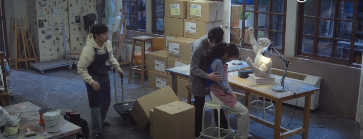 detailsedts's tweet photo. Jiwon: “Bani, are you okay? Are you not hurt? 
Heejin: “Yes, I’m fine.” 

Jiwon saved Heejin because the boxes almost fell on her.

#Crushology101 #Crushology101Ep8 
#RohJeongEui #LeeChaeMin https://t.co/NxLZ7b007r