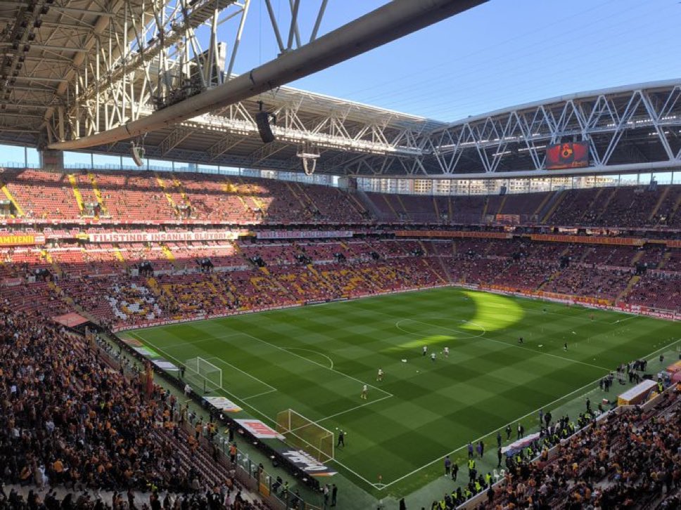 kayseri maçına gitmezsem adam değilim şu görüntüye bak ya