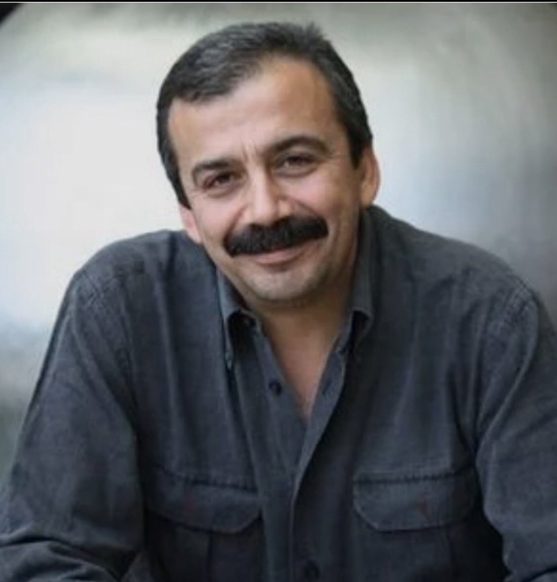 #SırrıSüreyyaÖnder mekanın cennet olsun inşallah sırrı abi..