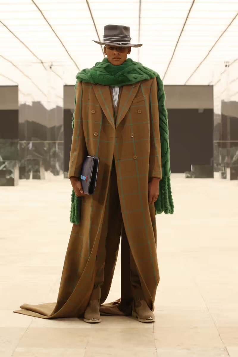 YZAREYEZ's tweet image. Virgil’s LV F/W 21 Collection Was Made For The Met Gala Theme This Year