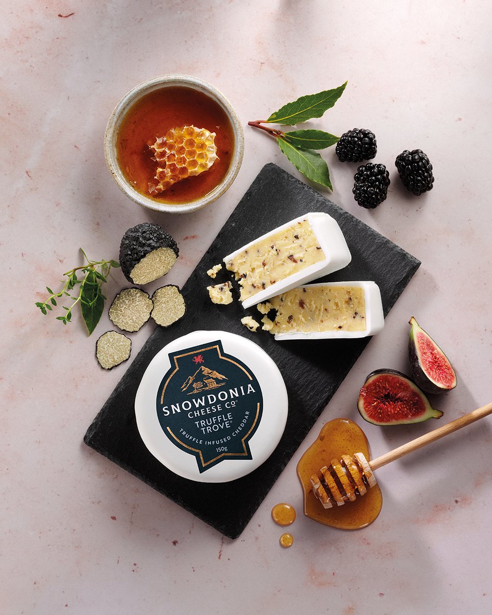 Truffle season is here… and so is your excuse to enjoy a generous wedge of Truffle Trove 🤍 
 
#TruffleSeason #ArtisanCheese #CheddarCheese #TruffleTrove #Snowdoniacheese #snowdoniacheeseco