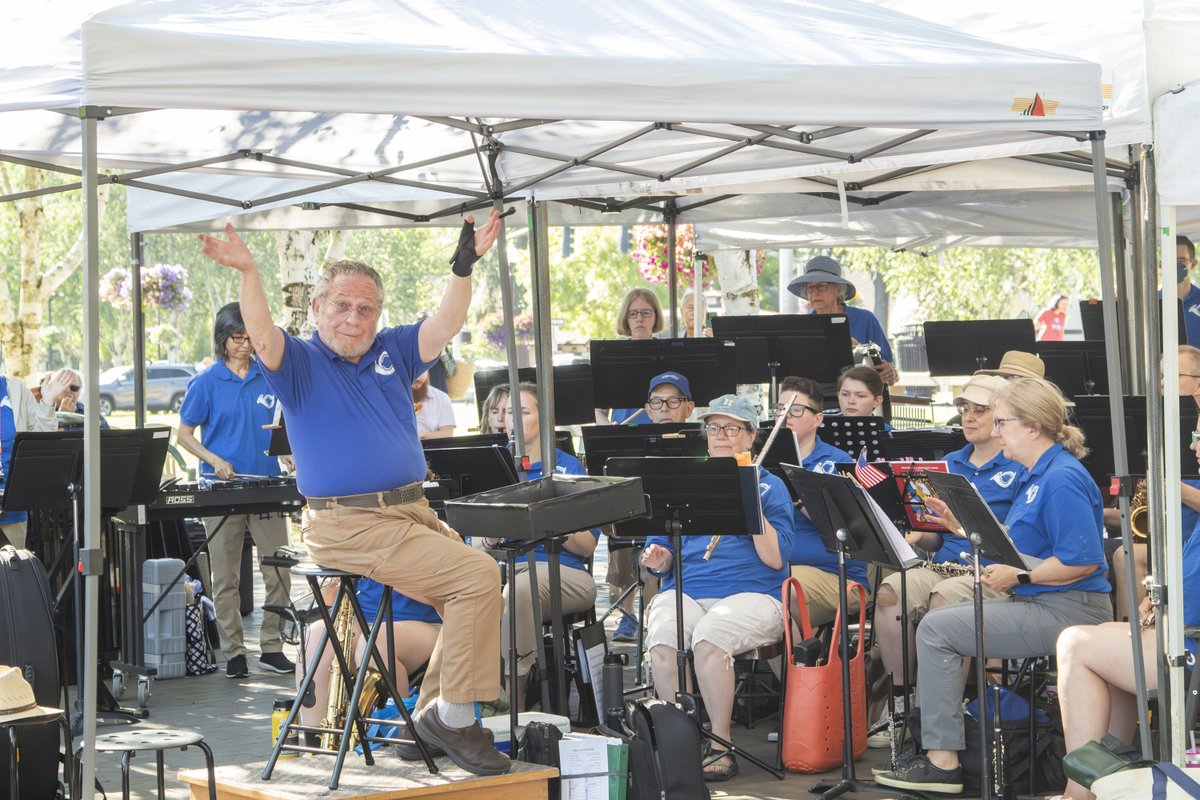 ...aaaaaaand we've got music! @beavertonband - we are so happy to have you back!

#beavertonfarmersmarket