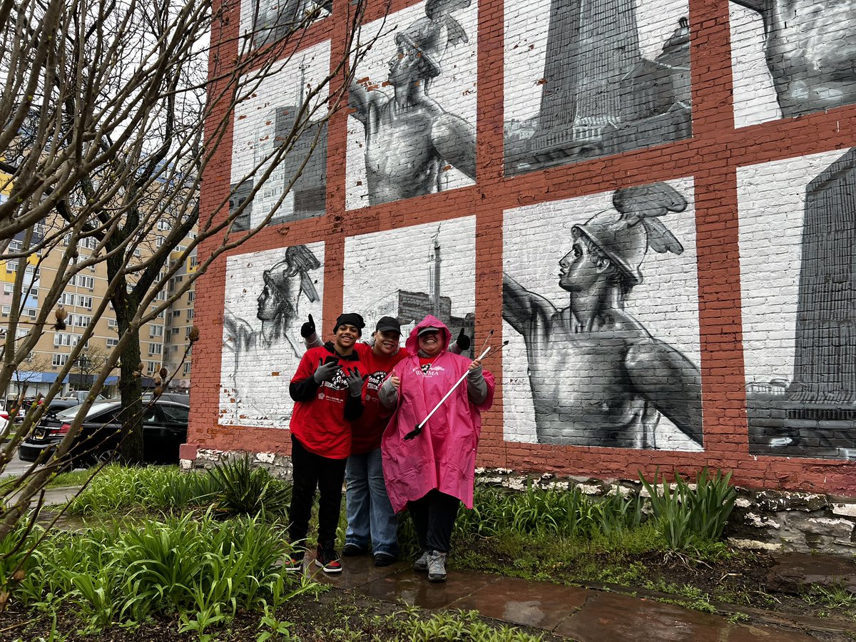Dave Seeley (@daveseeley430) on Twitter photo This AM, our @rochesterworks team had a great time participating in the <a href="/CityRochesterNY/">City of Rochester NY</a> #CleanSweep. Thnx to the many volunteers who braved the elements to make #ROC beautiful! This AM, our @rochesterworks team had a great time participating in the <a href="/CityRochesterNY/">City of Rochester NY</a> #CleanSweep. Thnx to the many volunteers who braved the elements to make #ROC beautiful!