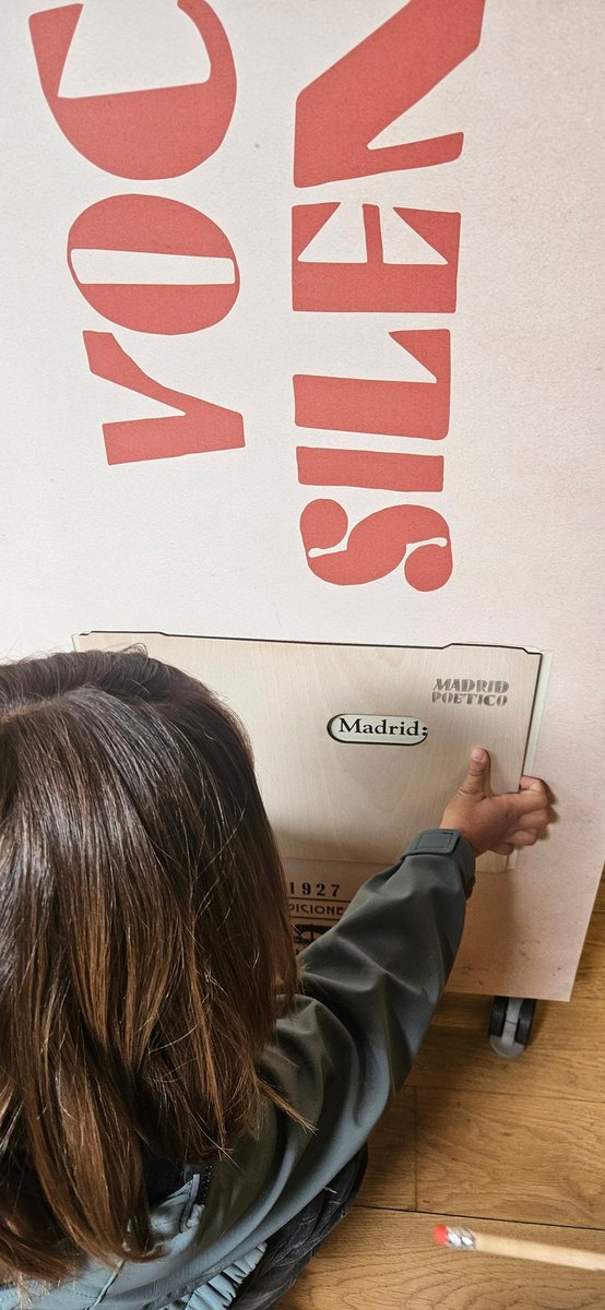 NievesHO's tweet image. Buscando el mensaje oculto de «Madrid, musa de las letras» en @serreria_belga