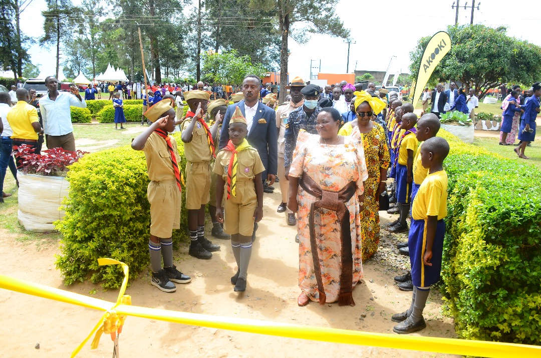 I was greatly honoured to join the people of Rwampara district as we celebrated 100 years of Kinoni Primary School’s existence &amp; a century of educating and nurturing generations. 

I congratulate the school administration, the teaching staff, the old students, the parents, and