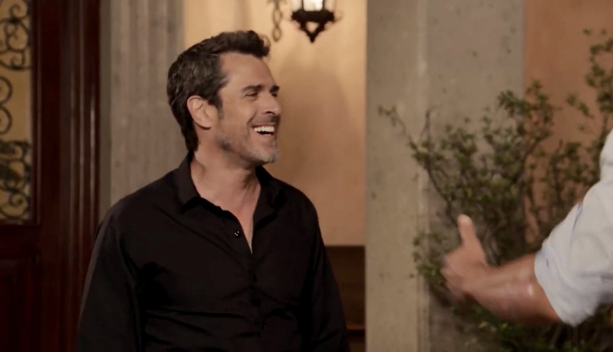 Gaaabbbs__'s tweet image. Te amo, Julio César. Que sonrisa más hermosa, por favor. 🥺🥰🥰