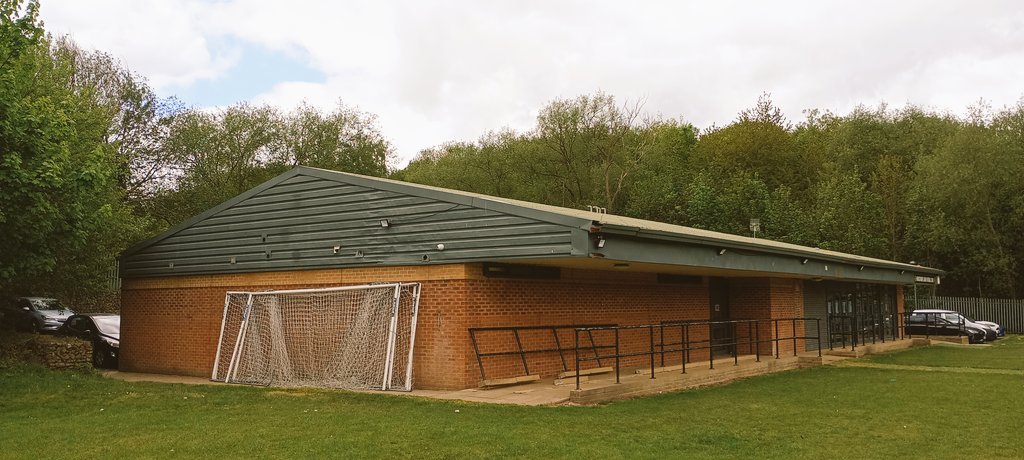 #confirmationhopping #westyorkshire #kirkleesdistrict at Warrenside (Bradley welfare) 4 <a href="/NorristhorpeFC1/">Norristhorpe FC</a> (2nd) v <a href="/mount_marys/">Mount St Mary's FC</a> (6th) in the <a href="/OfficialYAL/">Yorkshire Amateur Association Football League</a> championship division (step 9) KO 1400 former ground of Bradley Rangers @ncel Game number 307 with <a href="/spireitepete/">peter stringer</a> &amp; JP nice setup