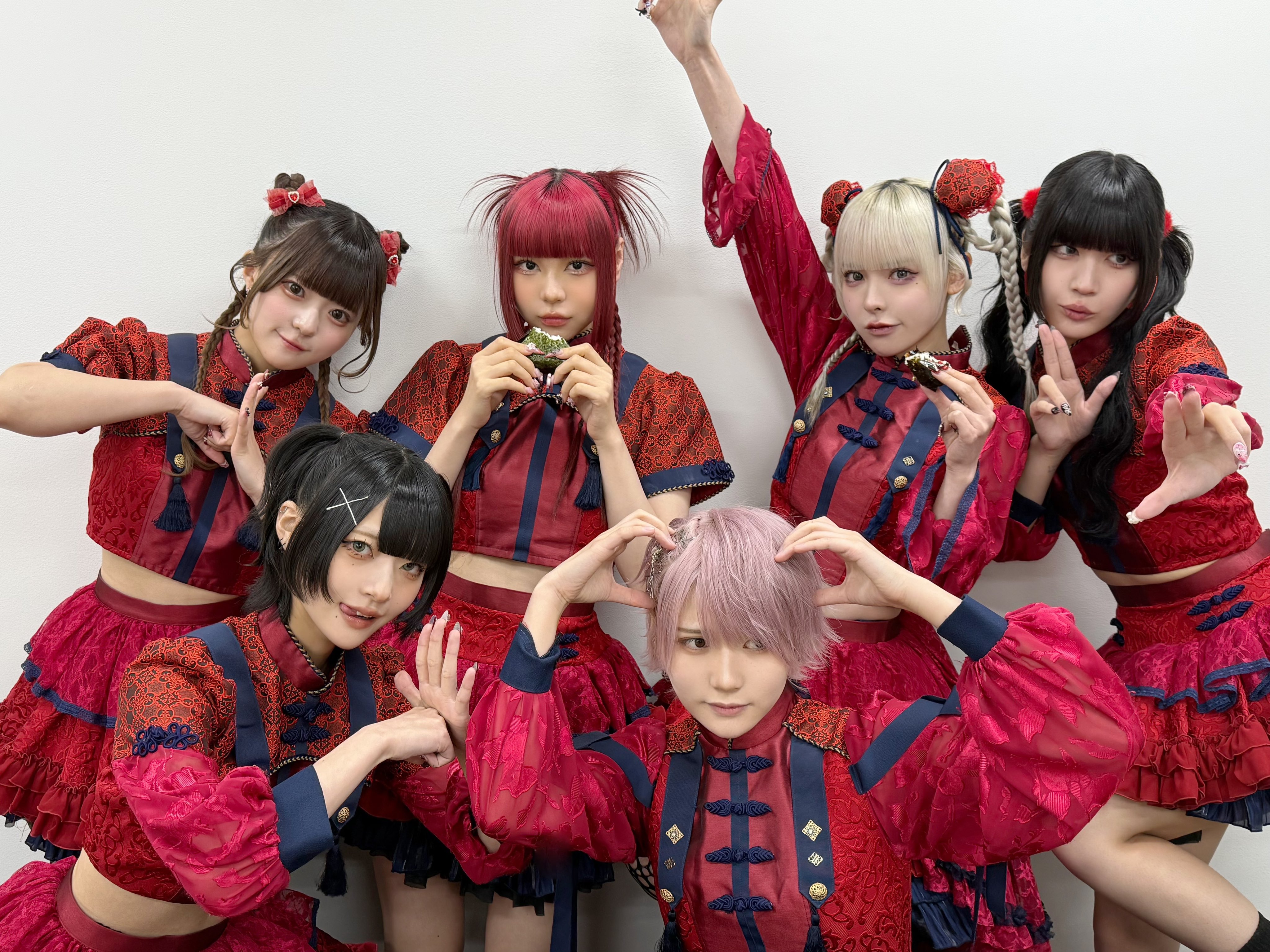 アイドル AVAM 7人組アイドルグループ「AVAM」初めての冠TV番組『AVAMちゃんの