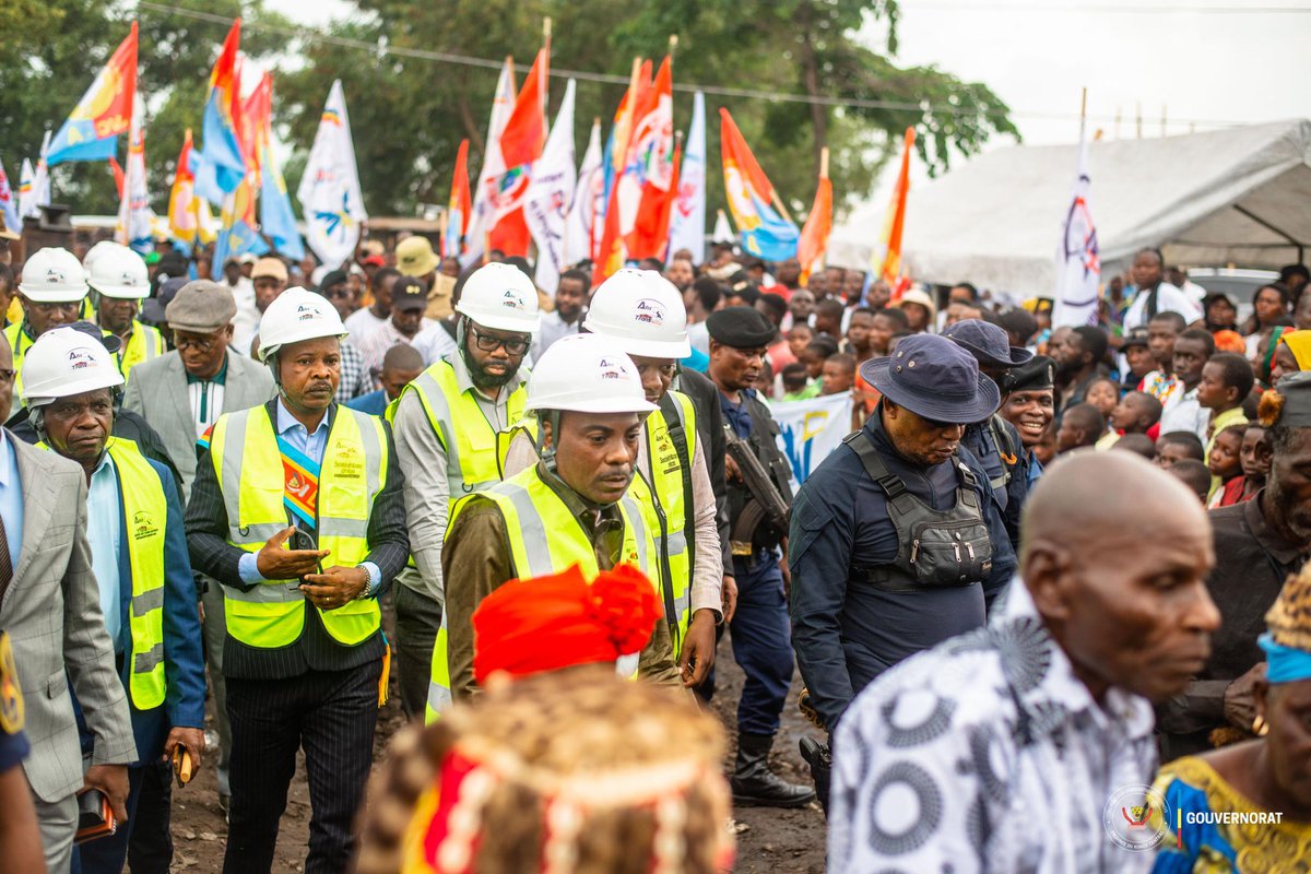 GouvernoratK_C's tweet photo. 02.05.2025| #MADIMBA
Le Vice-gouverneur de Province, Prospère NTELA NTAMBIDILA, a procédé le vendredi 02 mai au lancement des Travaux de réhabilitation de la route Mbuba-Mbamba kilenda située dans le secteur de Ngufu, territoire de Madimba, longue de 65 km. https://t.co/LgO20IFp2T