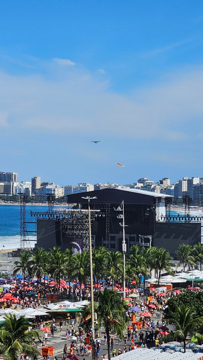 erickandr4de's tweet image. Me humilhei tanto por esse VIP com medo do airbnb ser golpe, mas deu tudo certo!!! 😭😭😭 não foi golpee!!! Brigadoo deeeus!!!! Vou ver gaga sem sufocoooo!!! AAAAAAAAAAA TO EM ÊXTASE