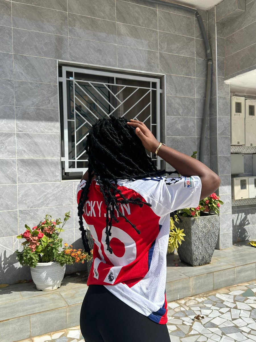 lemaillot__'s tweet photo. Gunners🔫💣
📍 Dakar, Senegal🇸🇳

#TT221 #maillotdefoot #Arsenal https://t.co/TvKYIp7rRi