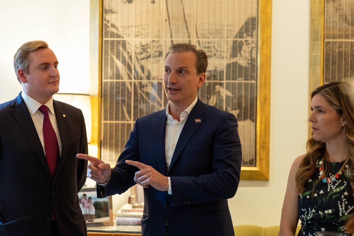 El Presidente Santiago Peña, participó de un encuentro con autoridades de Concordia, uno de los principales foros globales enfocados en encontrar soluciones a los desafíos económicos y políticos de nuestra era. Ocasión en la que compartió algunas de las propuestas del (1/2)