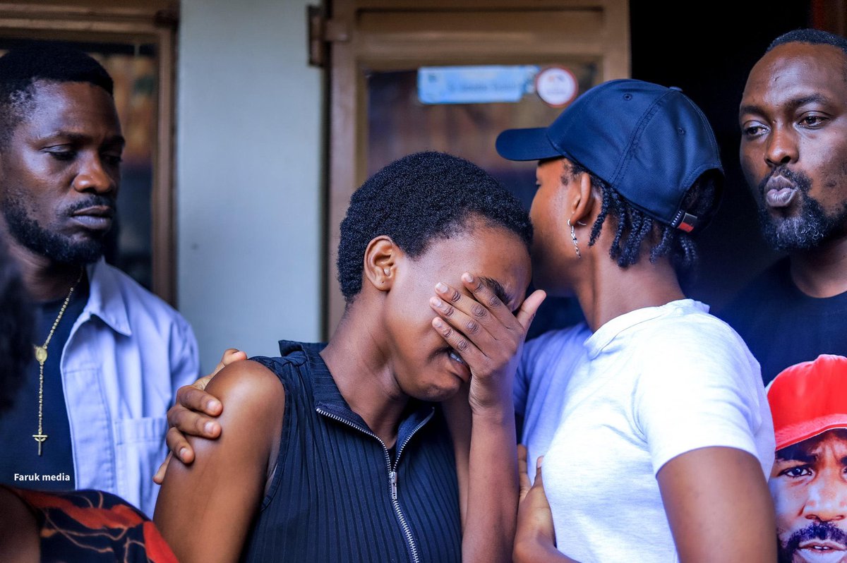 Muwanga Kivumbi Muhammad (@muwangamkivumbi) on Twitter photo They are just children demanding for their missing father! The <a href="/UHRC_UGANDA/">Uganda Human Rights Commission (UHRC)</a> yesterday ordered <a href="/MODVA_UPDF/">Uganda Peoples' Defence Forces</a> to cause the release of comrade <a href="/eddie_mutwe/">Eddie Mutwe</a> but the silence in putting that directive into effect is too loud. When shall we have a regime that respects institutions? They are just children demanding for their missing father! The <a href="/UHRC_UGANDA/">Uganda Human Rights Commission (UHRC)</a> yesterday ordered <a href="/MODVA_UPDF/">Uganda Peoples' Defence Forces</a> to cause the release of comrade <a href="/eddie_mutwe/">Eddie Mutwe</a> but the silence in putting that directive into effect is too loud. When shall we have a regime that respects institutions?