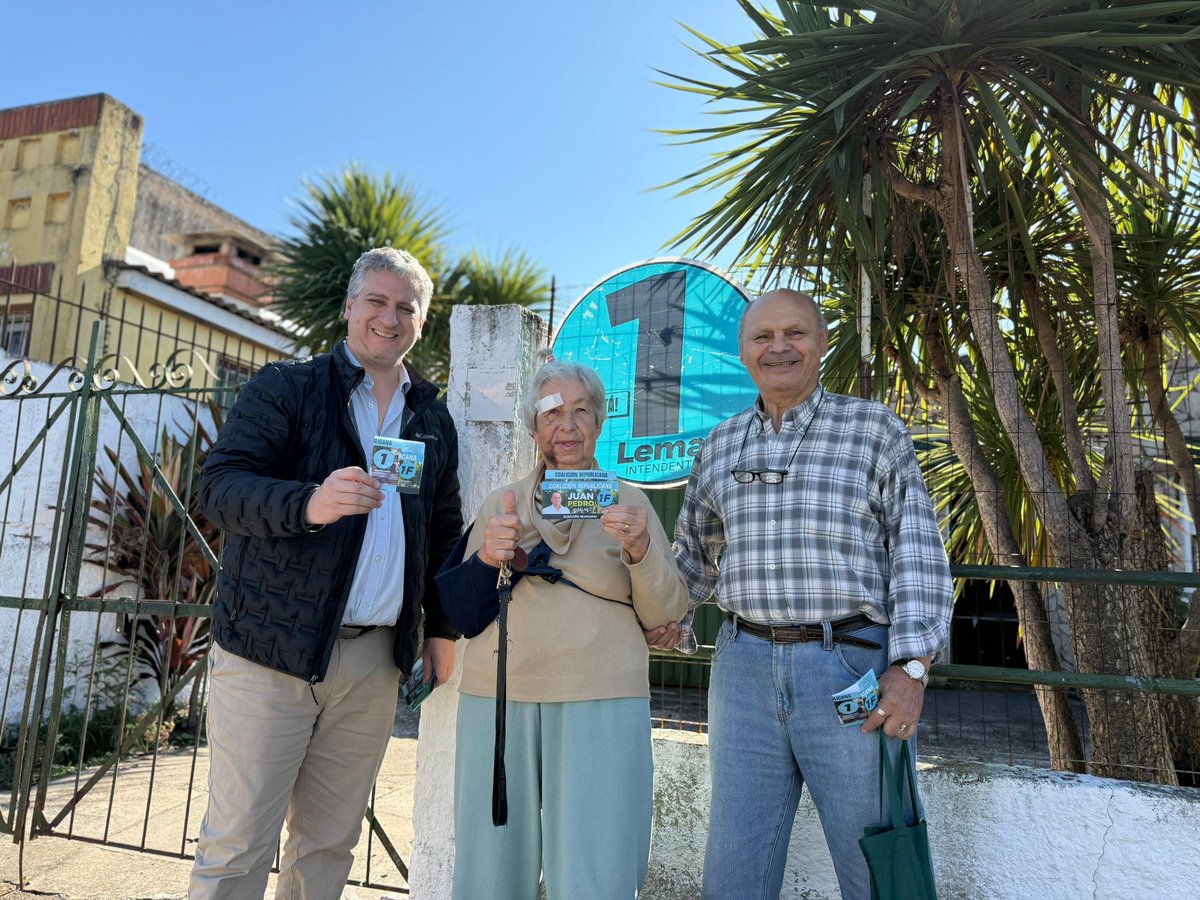 Aprovechamos la mañana, junto a Osvaldo, para visitar a compañeros de la <a href="/lista71/">Lista 71 [oficial]</a> de muchos años, llevándoles la Lista 1️⃣ y las de los respectivos Municipios (C, D, E y F).

#YaEstá <a href="/MartinLemaUy/">Martin Lema</a> Intendente!