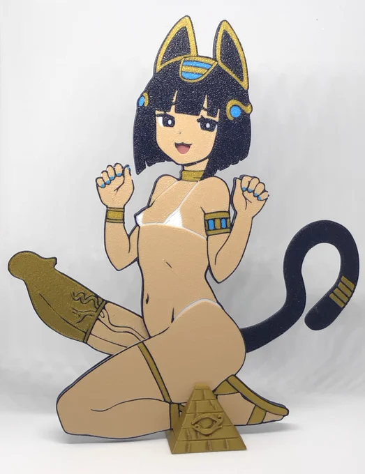 ざっくりした本と、おもちゃ作りました全高さ17.5cmくらいの3DP製です 