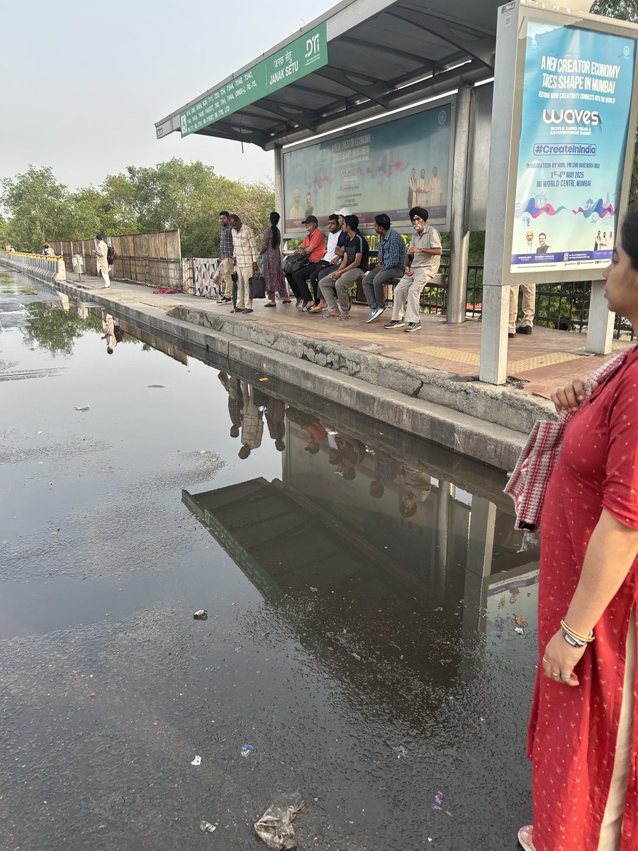 ⁦<a href="/DelhiPwd/">PWD Delhi</a>⁩ For last four years despite uploading pics after rain at Janak Setu BQS, bell mouths are not cleared and stagnant dirty water gets sprayed on waiting passengers with fast moving vehicles. Immediate permanent action please 🙏🏻