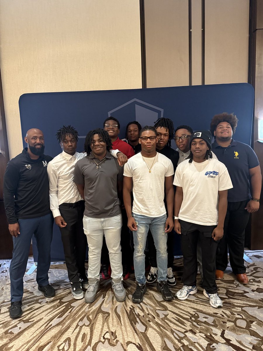 Aryvia Holmes (@kairosholmes) on Twitter photo Great morning breaking bread with the guys. Thanks <a href="/bham_fca/">Greater Birmingham FCA</a> for pouring in to the student athletes across the state. Great morning breaking bread with the guys. Thanks <a href="/bham_fca/">Greater Birmingham FCA</a> for pouring in to the student athletes across the state.