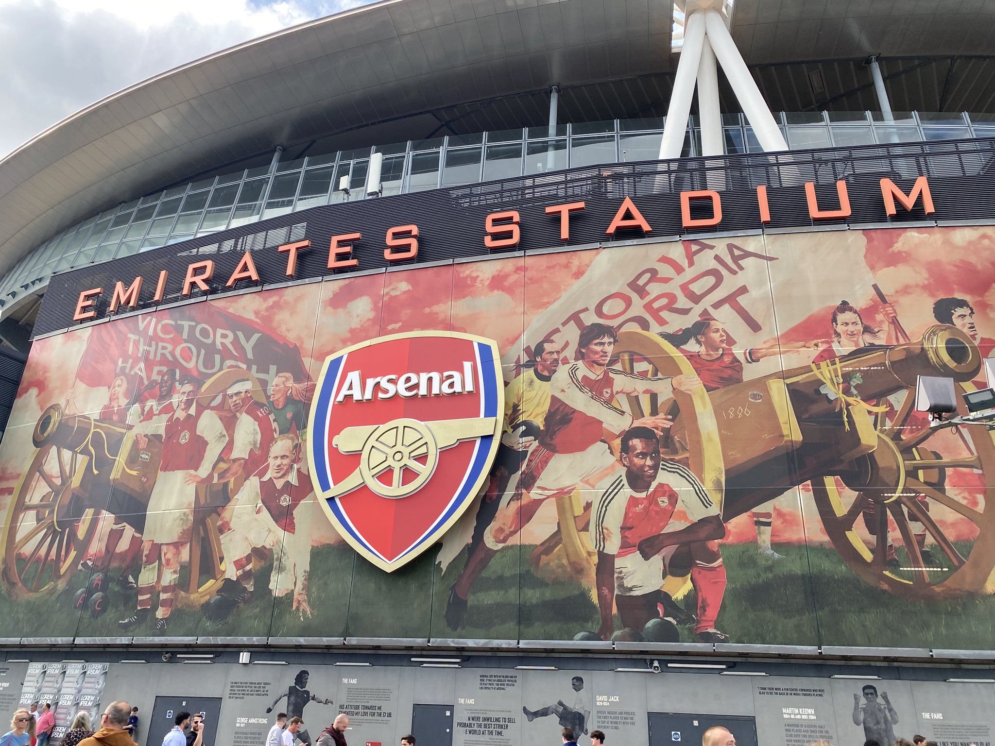 Alexander Quon on X: "Dream. Come. True. @Arsenal https://t.co/GLEfum6L9d" / X