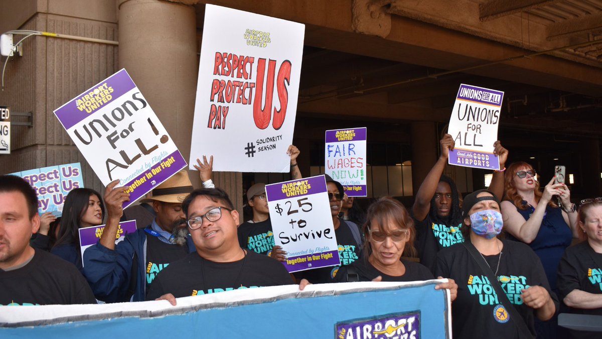 GoodAirports's tweet image. ICYMI: Phoenix Sky Harbor Int'l Airport service workers rallied this week for a $25 wage standard for service workers! Airline greed hurts workers and passengers alike. Airlines must end poverty wages now—or elected leaders must step in and act!