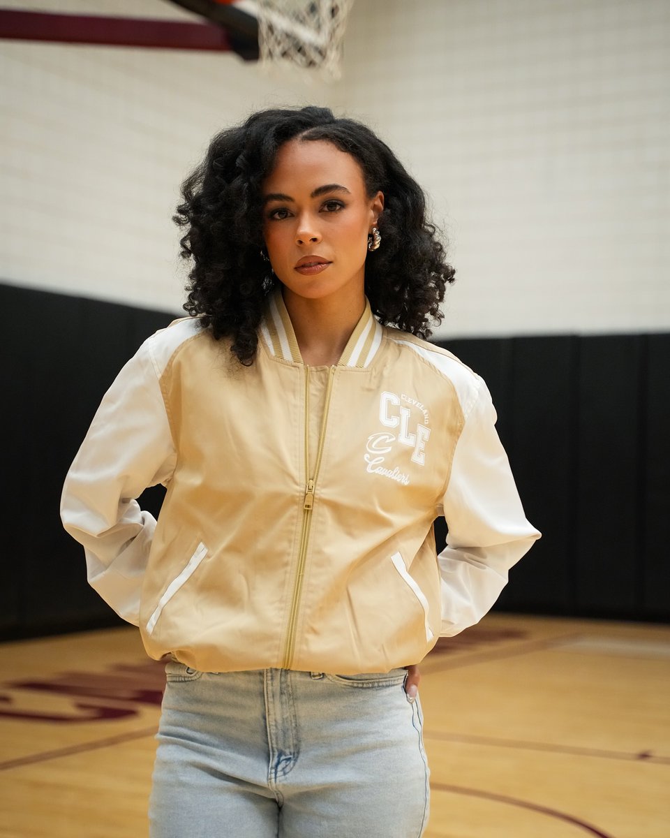 WEARbyEA's tweet image. These looks understood the assignment. Tonal, cool, and ready for round 2 of the playoffs. 🏀 #WEARbyEA⁠
⁠
 Available at the @cavsteamshop ⁠
l8r.it/HoKT