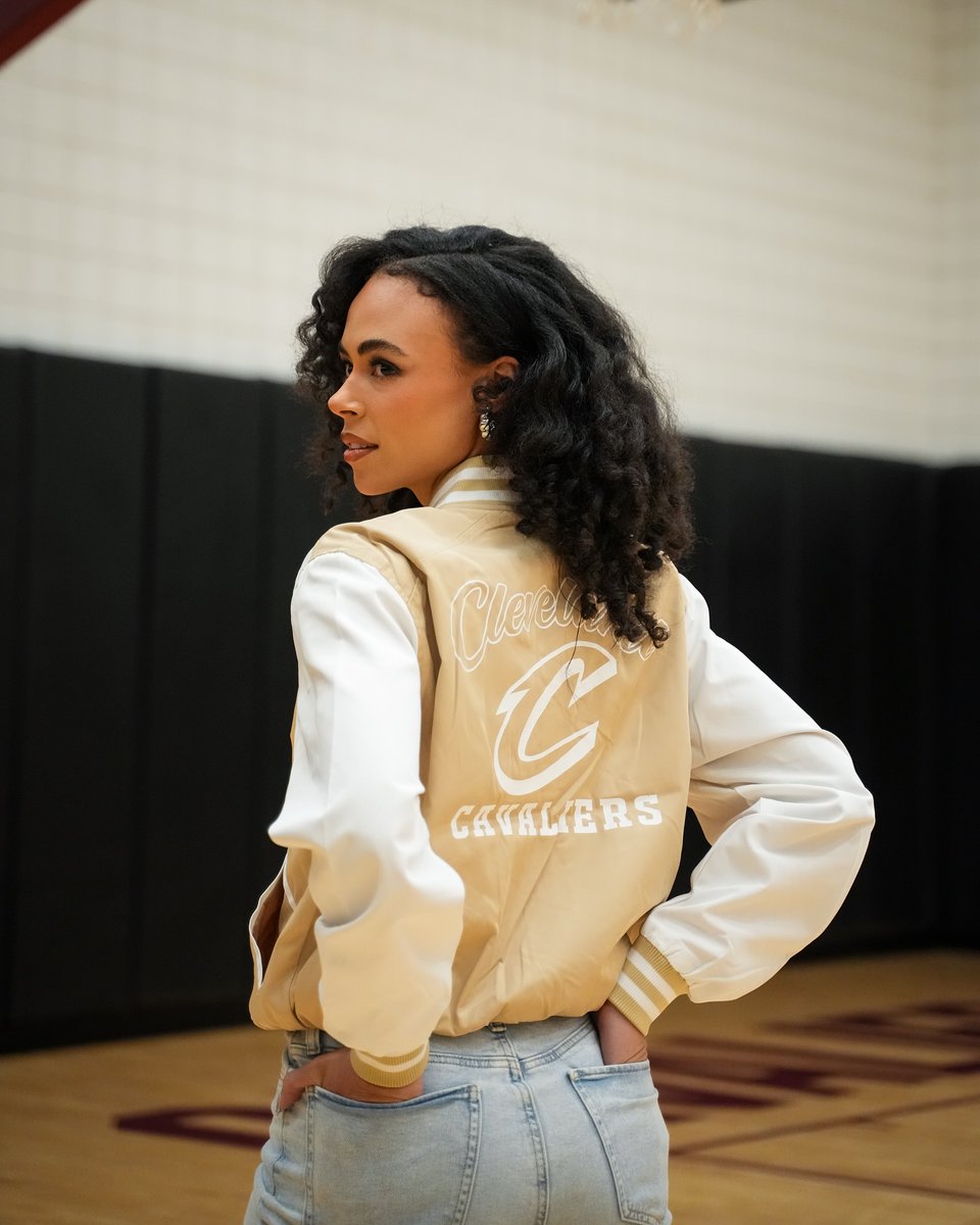 WEARbyEA's tweet image. These looks understood the assignment. Tonal, cool, and ready for round 2 of the playoffs. 🏀 #WEARbyEA⁠
⁠
 Available at the @cavsteamshop ⁠
l8r.it/HoKT