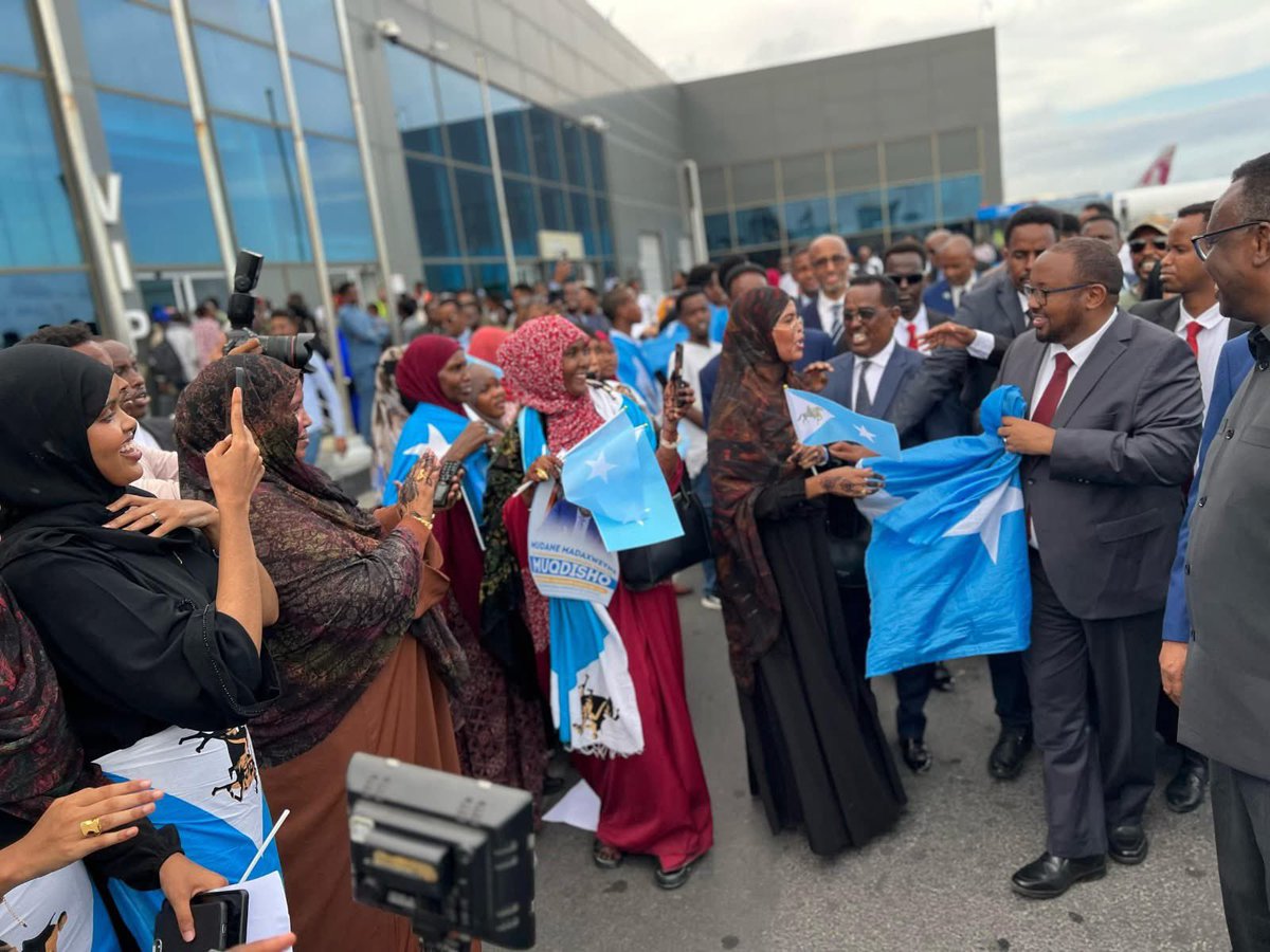 “I'm honored to attend the National Consultative Council meeting in Mogadishu, a landmark event marking SSC Khaatumo's inaugural participation. We appreciate the people of Mogadishu's warm welcome, showcasing the strong bonds of Somaliness and brotherhood.”

-President of SSC