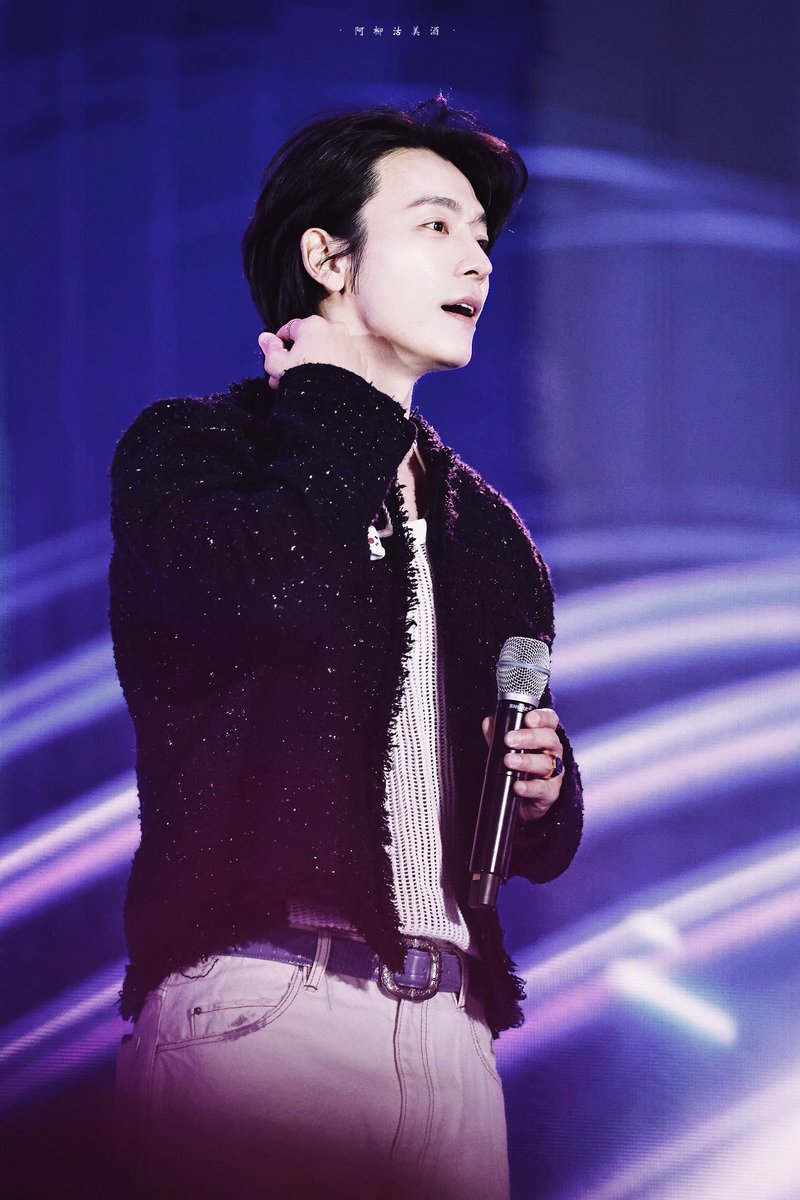 Ann_C802's tweet photo. 250503 Trend Wave
You know, I’m just obsessed with you.

#동해 #DONGHAE #ドンへ  #李东海 https://t.co/6uOJS5xkwB