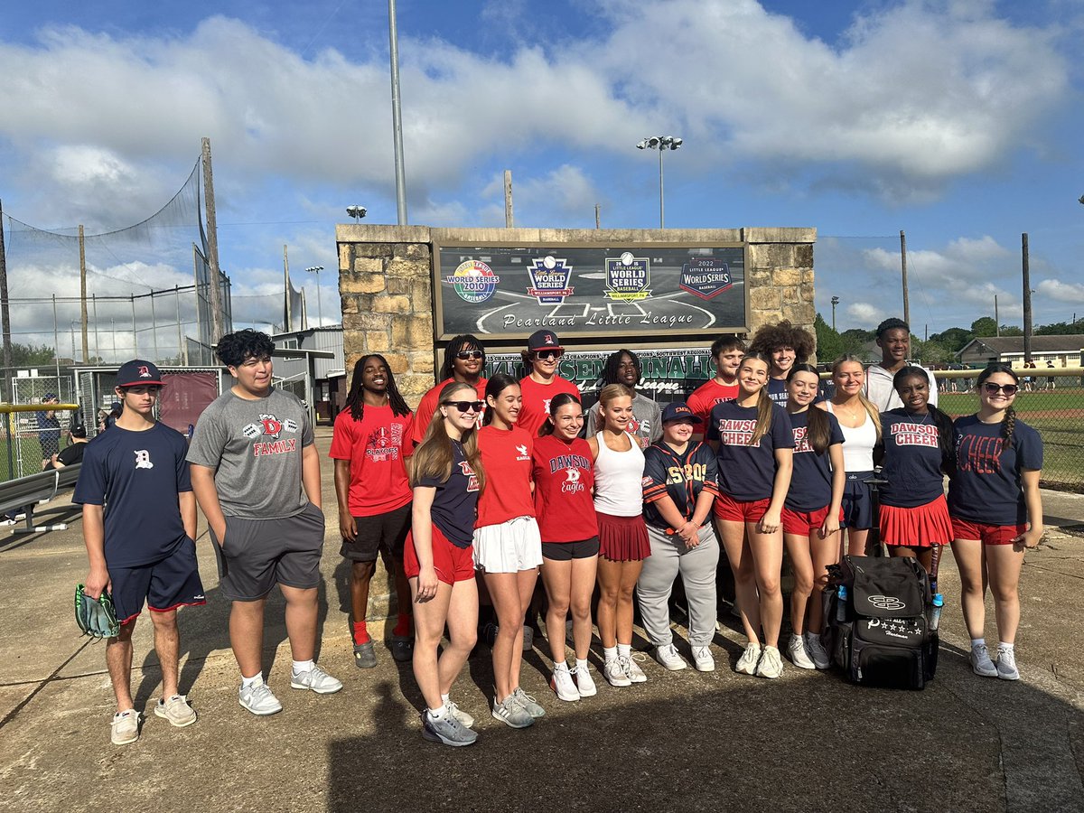 DawsonEagleFB's tweet photo. Enjoyed spending time at the Challenge Baseball game today. 
FAMILY https://t.co/uUyvJ6sD6U