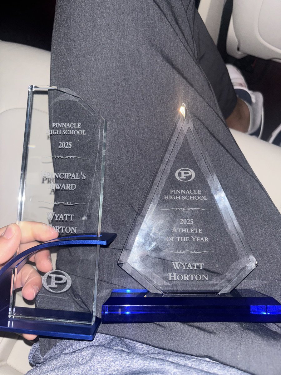 Blessed and highly favored ✝️🙏
Grateful to win the 2025 Athlete of the Year and the Principals Award.