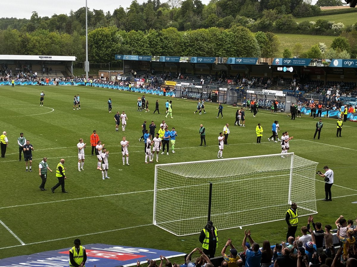 The Scarf Bergara Wore Podcast tweet media