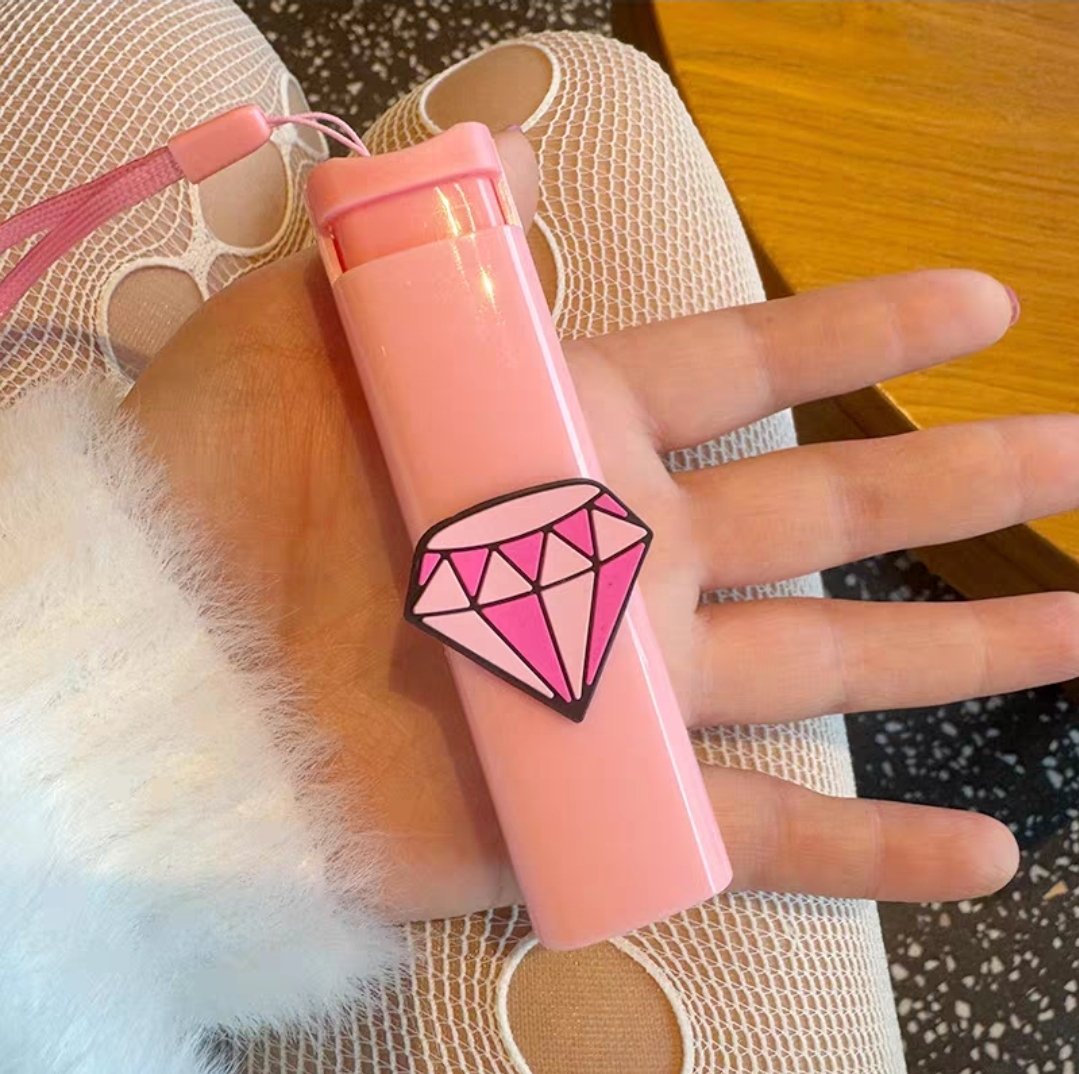 NamiNft's tweet image. น้ำหอมฉบับพกพา กลิ่นหอมชื่นใจ ❤️
#น้ำหอม #ฉบับพกพา #กลิ่นหอม
.
พิกัด
🧡 s.shopee.co.th/50MDsV0nS5
💙 s.lazada.co.th/s.w1nY6