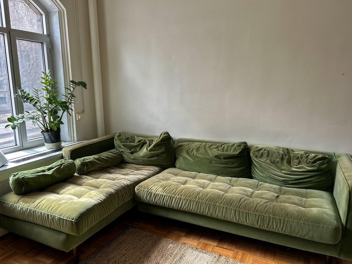 janinerosx's tweet image. i have a crush on creative spaces.