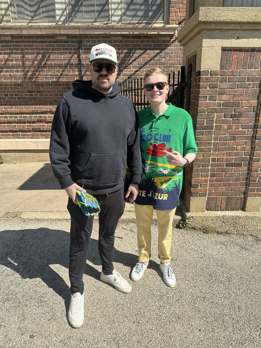 Drop your Derby Day ‘Fits ⬇️🐎🤝 <a href="/BarstoolBigCat/">Big Cat</a>