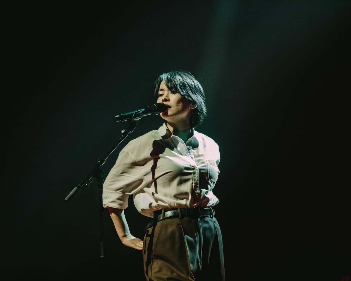 mitskidata's tweet photo. mitski autumn on the horizon... https://t.co/PP6MZCo1F8
